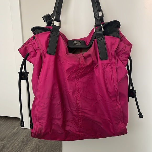 BURBERRY LONDON BUCKLEIGH NYLON TOTE - Picture 7 of 13